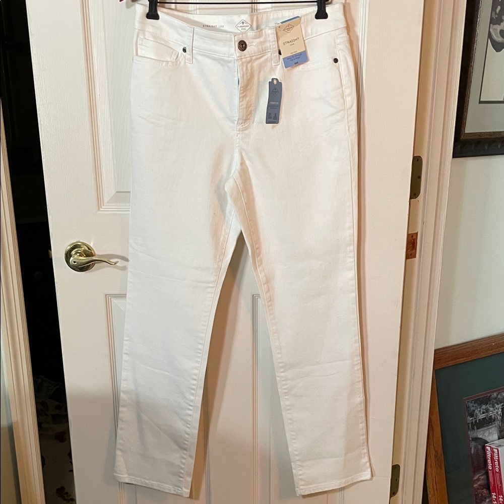 NWT St. John's Bay Straight Leg Jeans - Off-White
